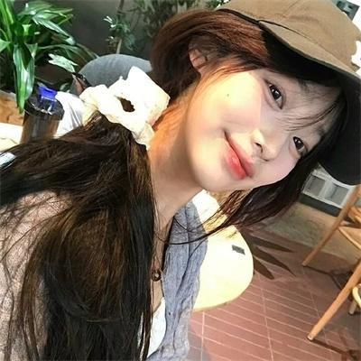 弱比少男闯女校